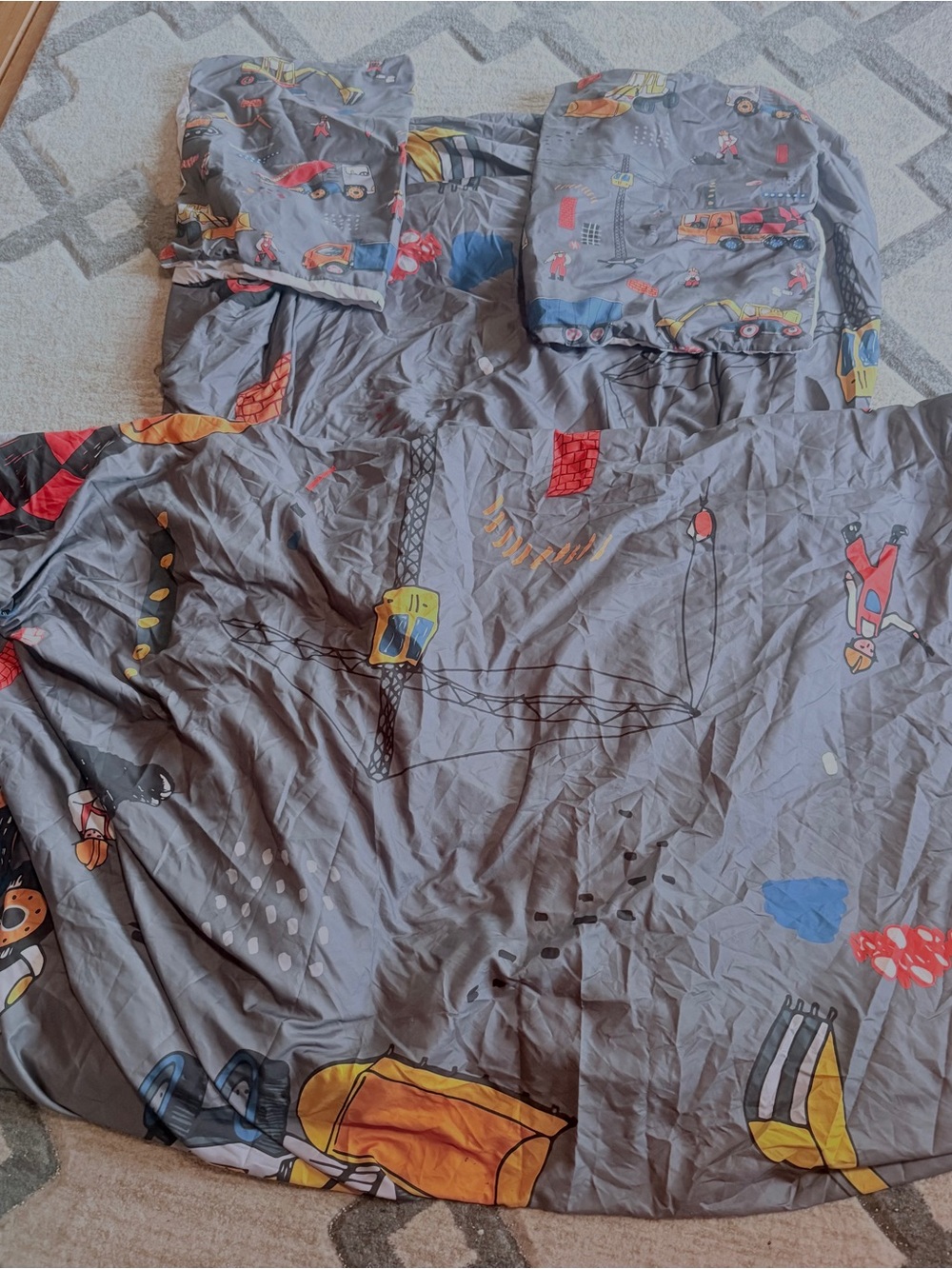 Full sized deep pockets construction grey kids sheets